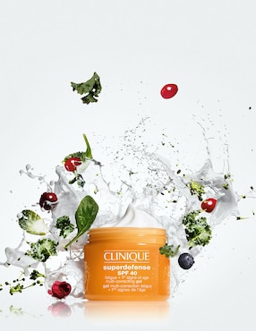 Gel hidratante Clinique Superdefense™ SPF 40 Fatigue + 1st Signs of Age Multi-Correcting