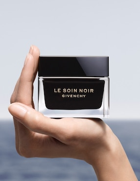 Crema facial recomendada para prevenir signos de la edad de día Givenchy Le Soin Noir para piel normal