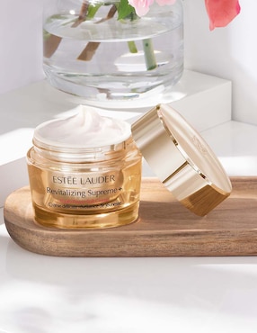 Crema facial recomendada para prevenir signos de la edad de día Estée Lauder para todo tipo piel