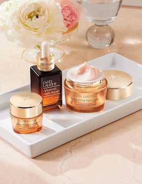 Crema para ojos recomendada para prevenir signos de la edad de día y noche Estée Lauder Revitalizing Supreme + para todo tipo piel