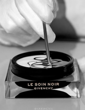Black & White Mask para revitalizar Givenchy Le Soin Noir