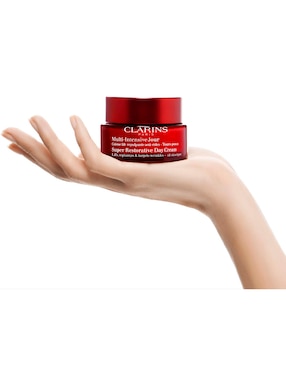 Crema facial recomendada para prevenir signos de la edad día Clarins para todo tipo piel
