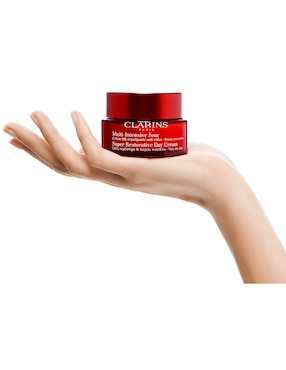 Crema facial recomendada para prevenir signos de la edad día Clarins para piel seca