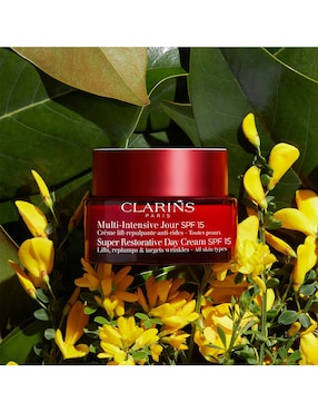 Crema facial recomendada para prevenir signos de la edad de día Clarins para todo tipo piel