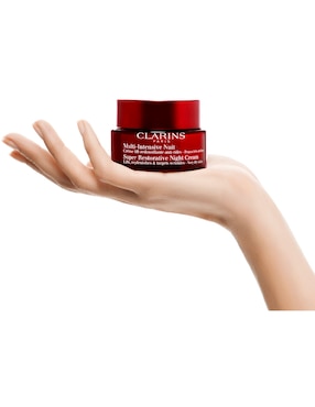 Crema facial recomendada para prevenir signos de la edad de noche Clarins para piel seca