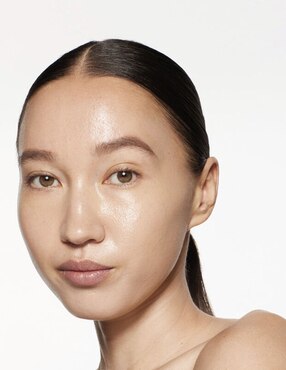 Base de maquillaje líquido Shiseido Revitalessence Glow luminoso