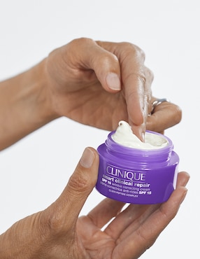 Crema facial recomendada para prevenir signos de la edad día Clinique Smart Clinical Repair Wrinkle Correcting Cream Spf 30 para todo tipo piel
