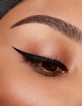 Delineador para ojos natural Kylie Brush Liquid Eyeliner