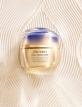Crema facial recomendada para prevenir signos de la edad día Shiseido Vital Perfection para todo tipo piel