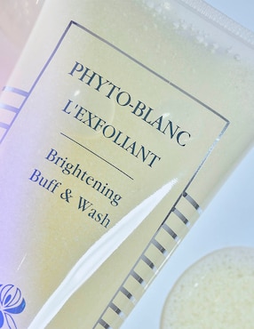 Exfoliante facial L'Exfoliant Brightening Buff and Wash Sisley para piel normal