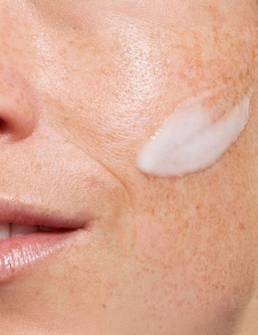 Sérum antimanchas facial Bright Plus Clarins todo tipo de piel