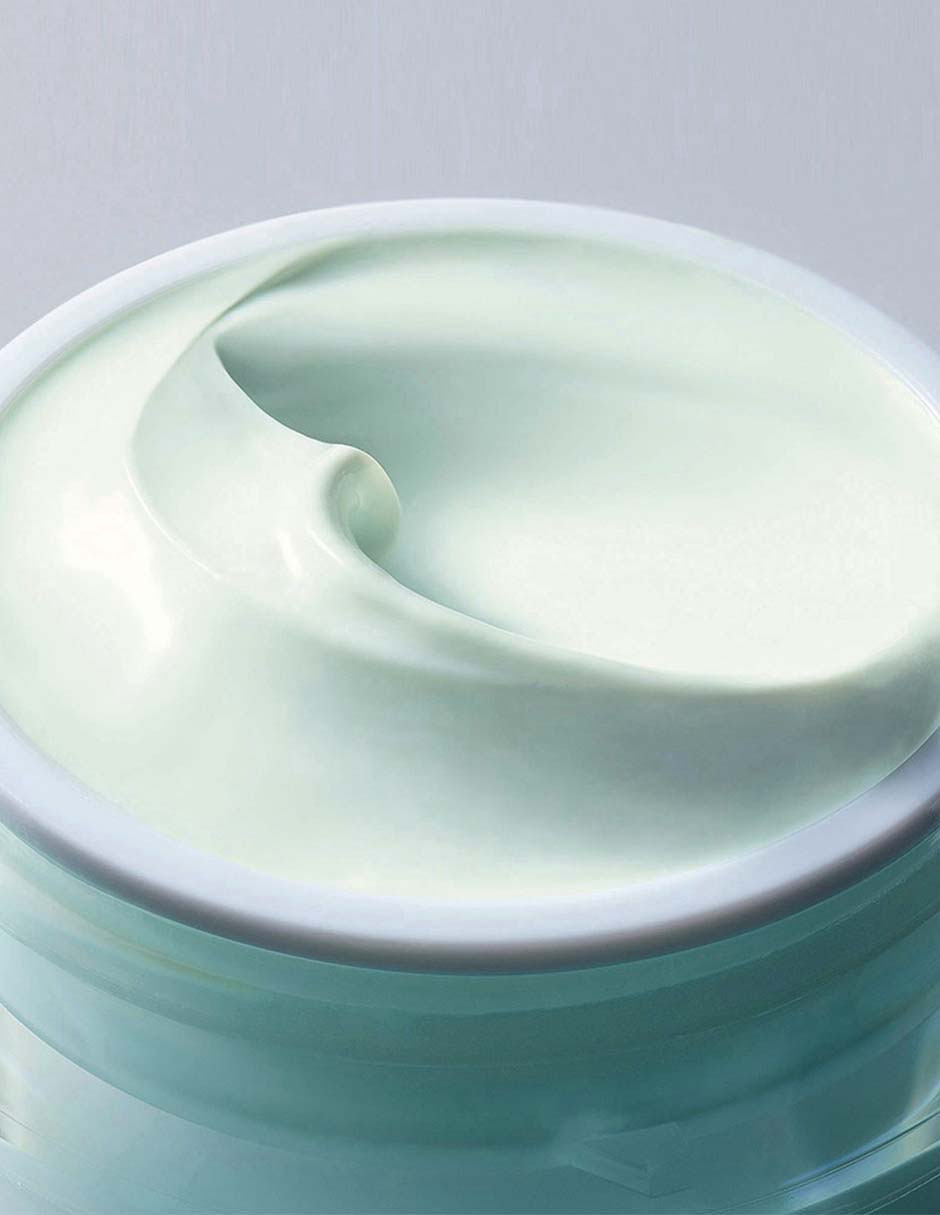 Crema facial recomendada para hidratar día y noche Daywear para piel grasa 2