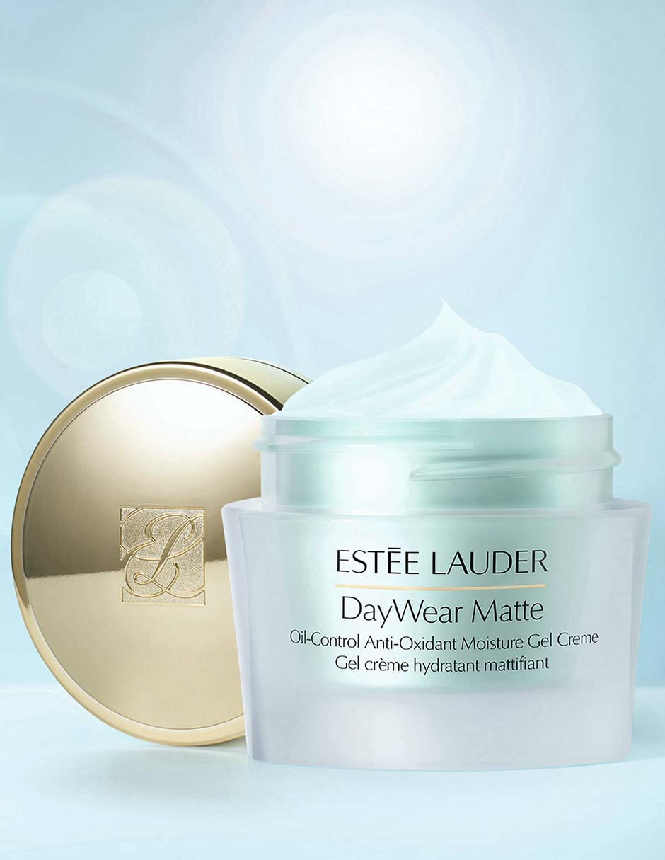 Crema facial recomendada para hidratar día y noche Daywear para piel grasa 3