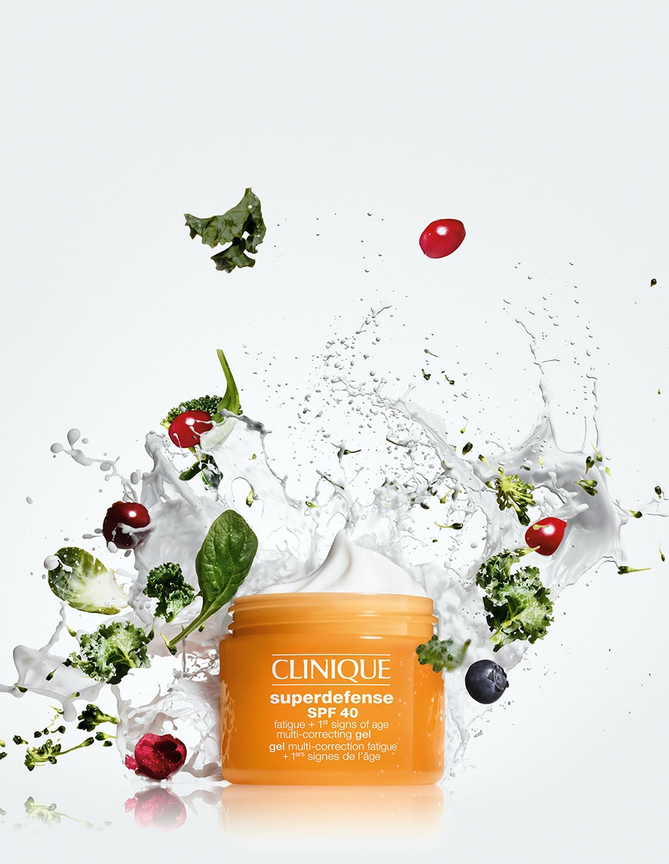 Crema hidratante Superdefense™ SPF 25 Fatigue + 1st Signs Of Age Multi-Correcting Cream 2