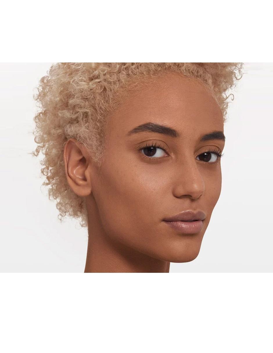 Base de maquillaje líquida Synchro Skin natural 2