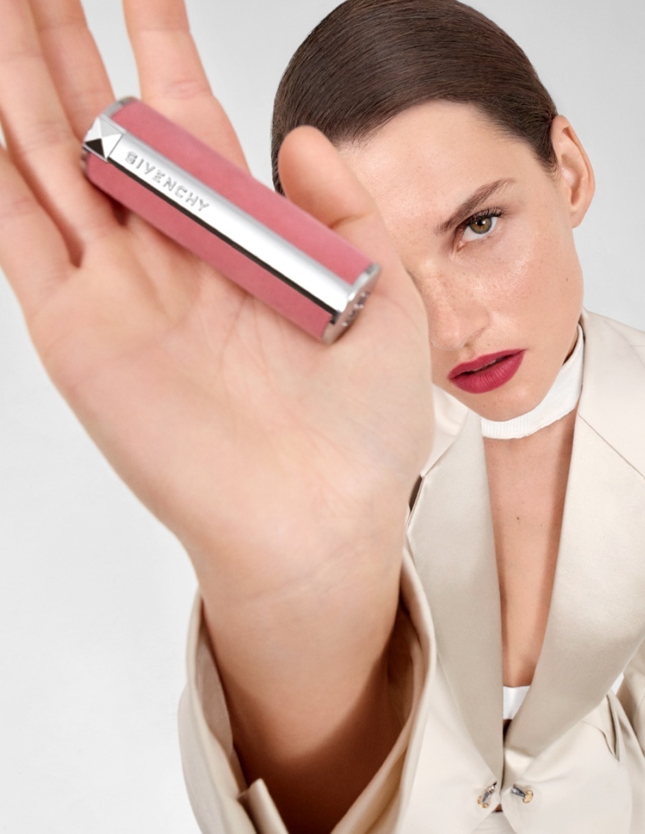 Labial mate Le Rouge Sheer Velvet 5
