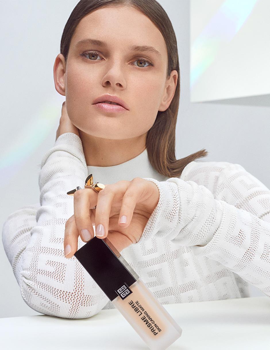 Base de maquillaje líquida Prisme Libre Skin-Caring Matte natural 10
