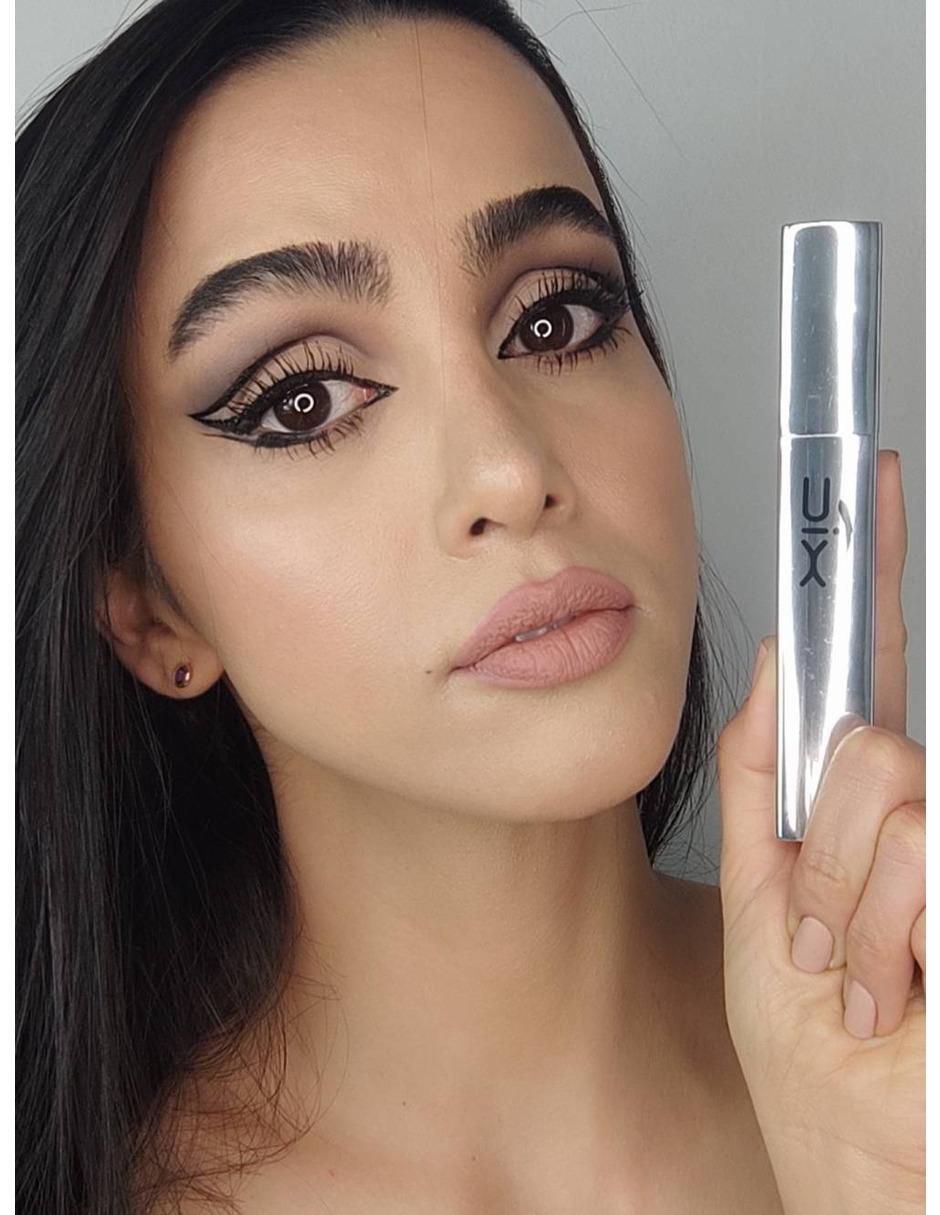 Delineador para ojos brillante 4