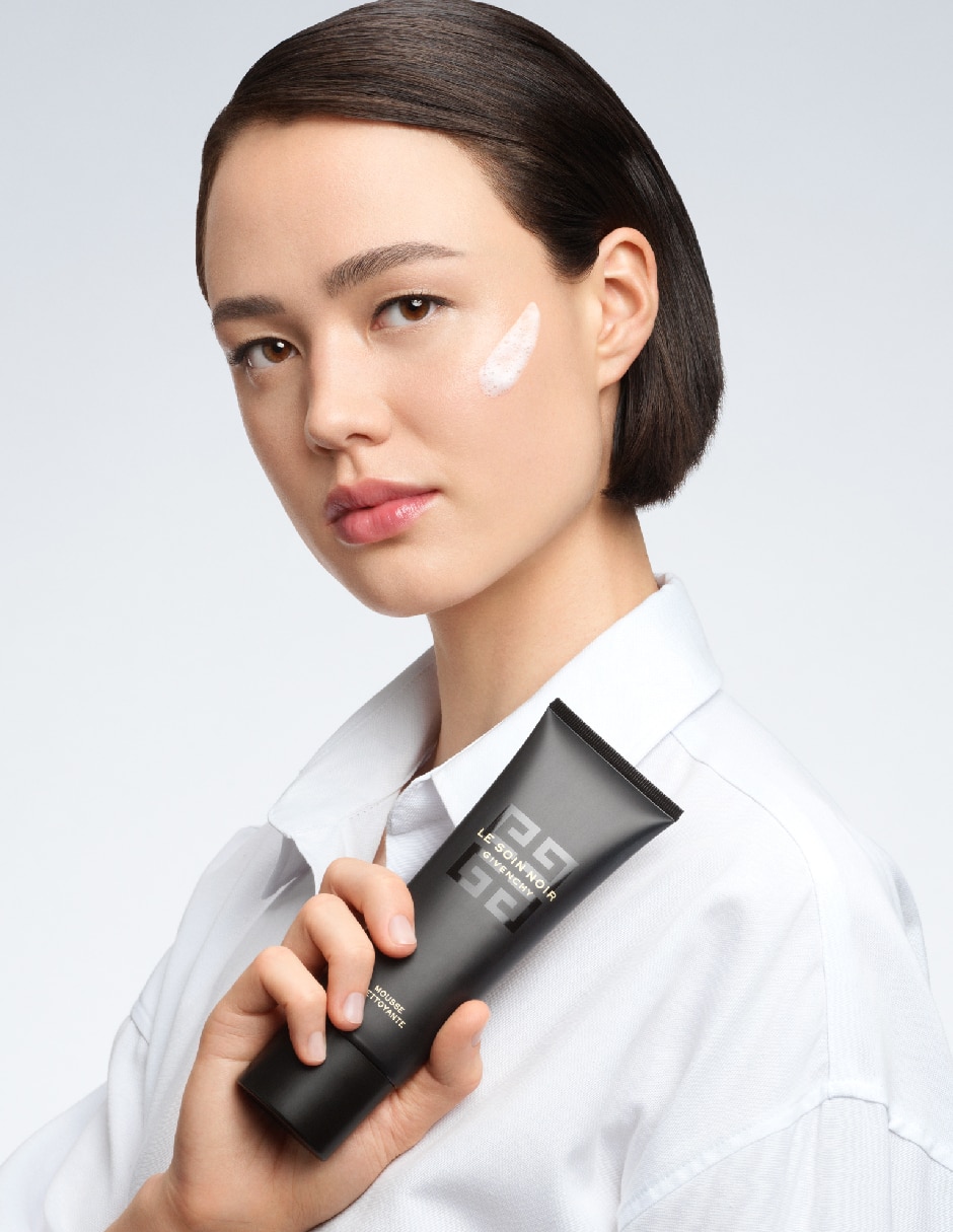 Limpiador facial Le soin noir mousse para purificar 5