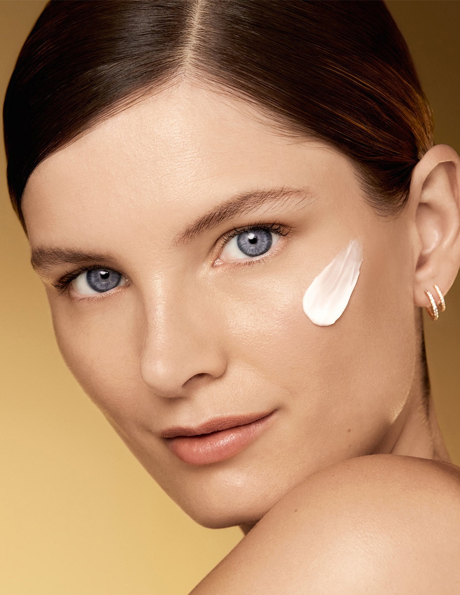 Crema facial recomendada para reafirmar día y noche Re-Nutriv Ultimate Diamond para todo tipo piel 2