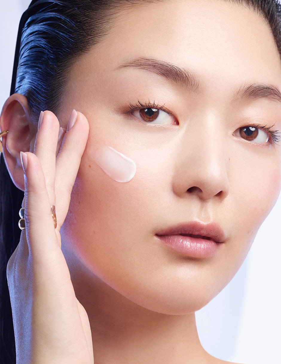 Crema facial recomendada para prevenir signos de la edad de día  Lancôme Rénergie para todo tipo piel 2
