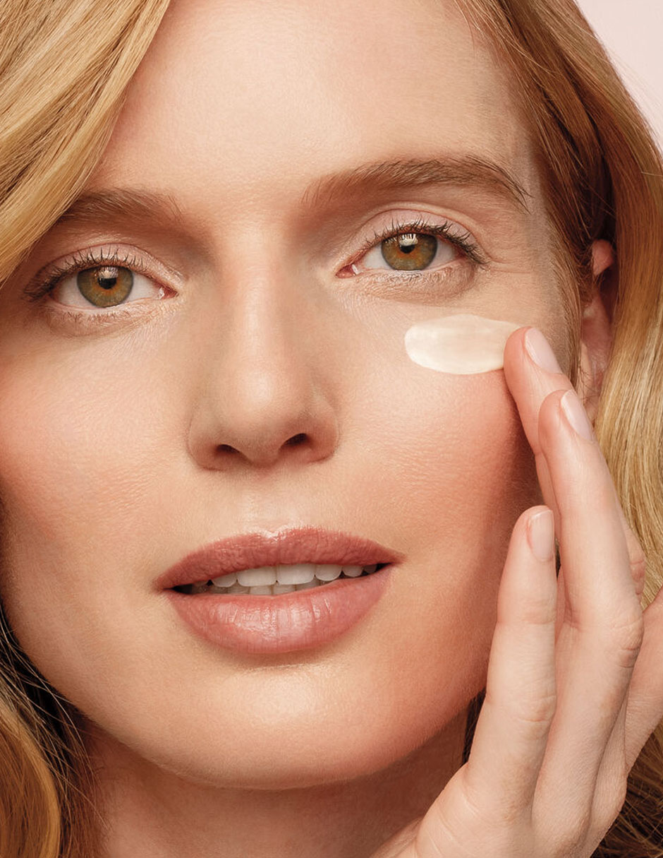Crema para contorno de ojos recomendada para prevenir signos de la edad de día y noche Benefiance para todo tipo piel 2