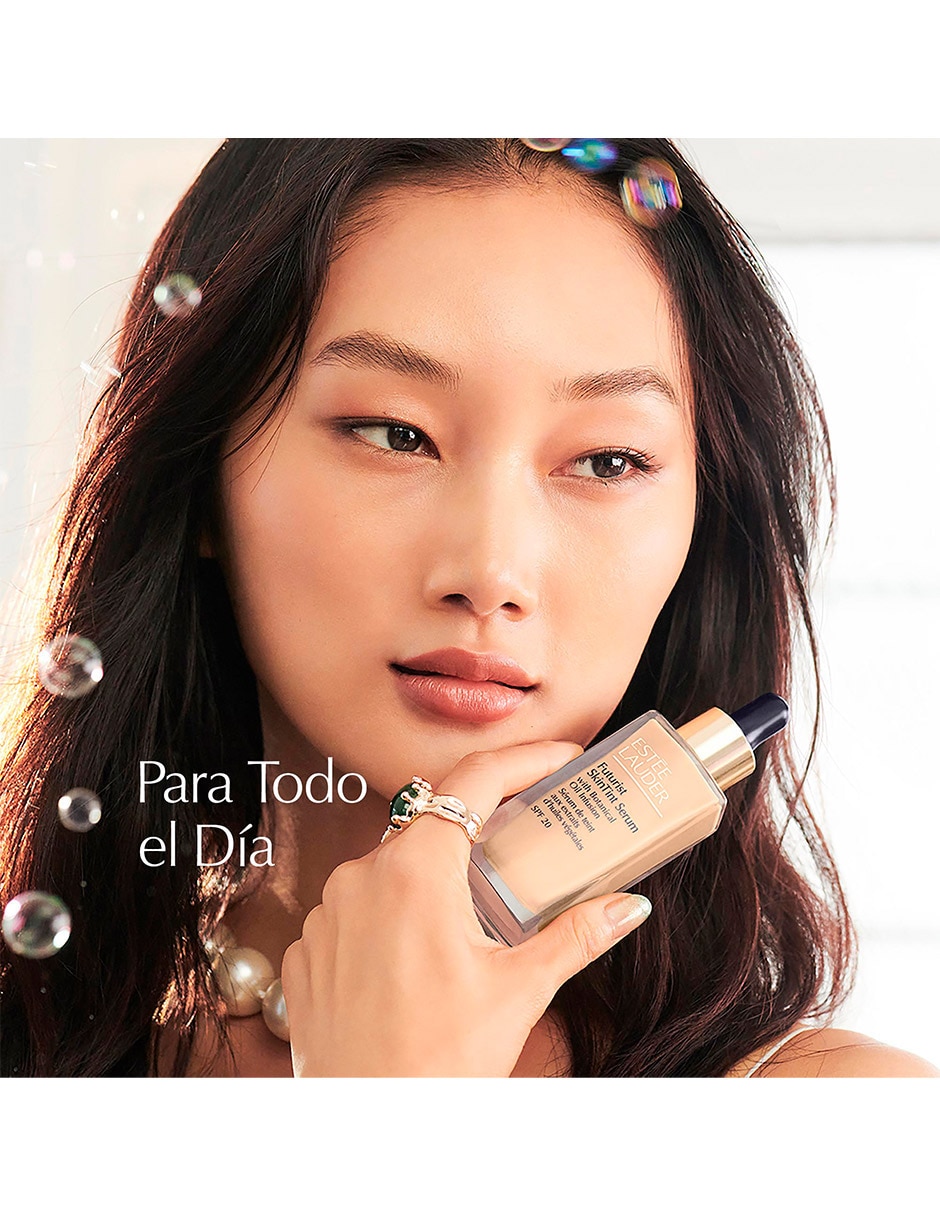 Base de maquillaje líquida Futurist natural 4