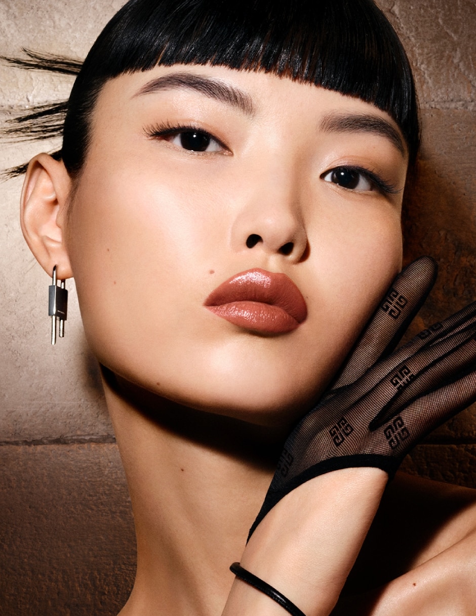 Labial satinado Le Rouge Interdit Satin 2