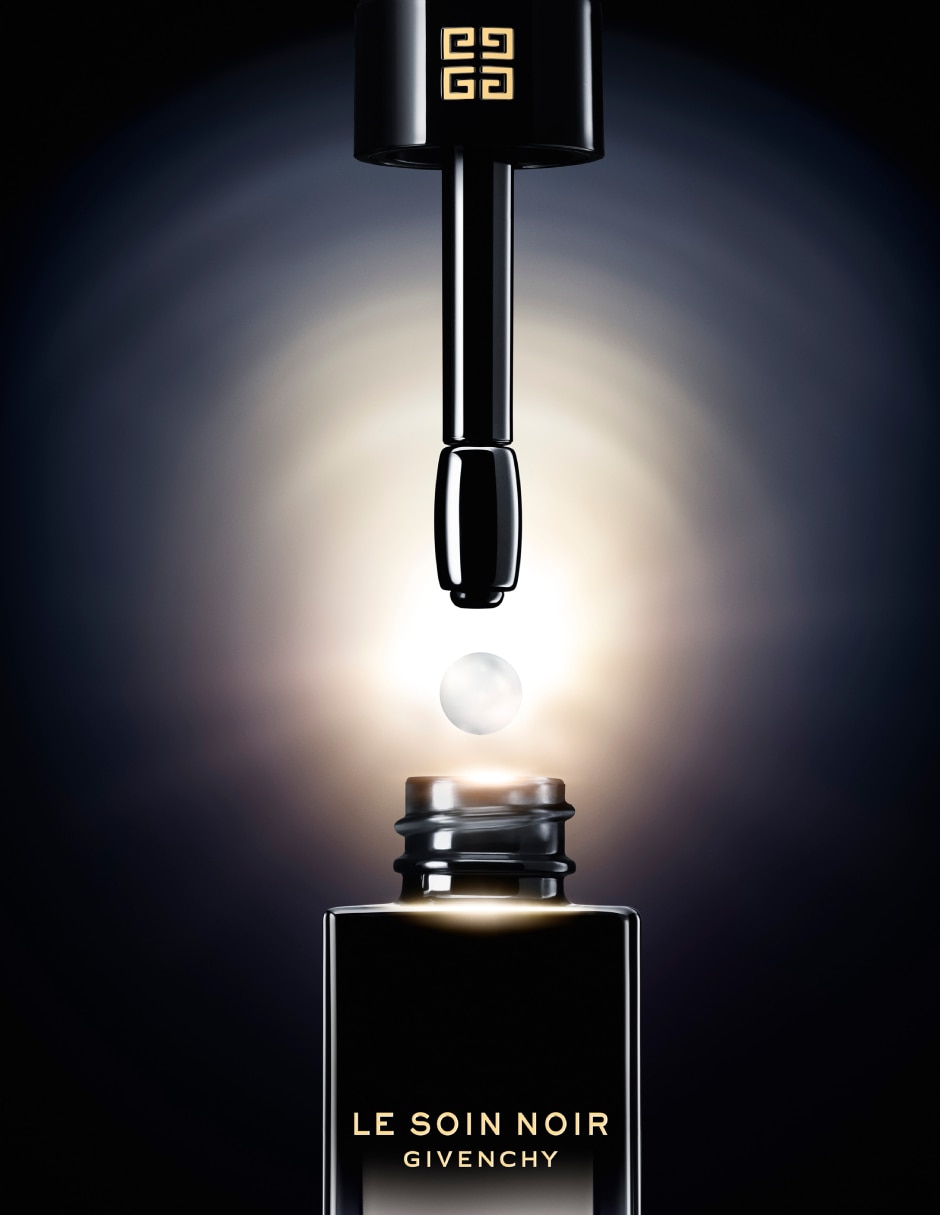 Sérum contorno de ojos Antiedad y firmeza Le Soin Noir todo tipo piel 4