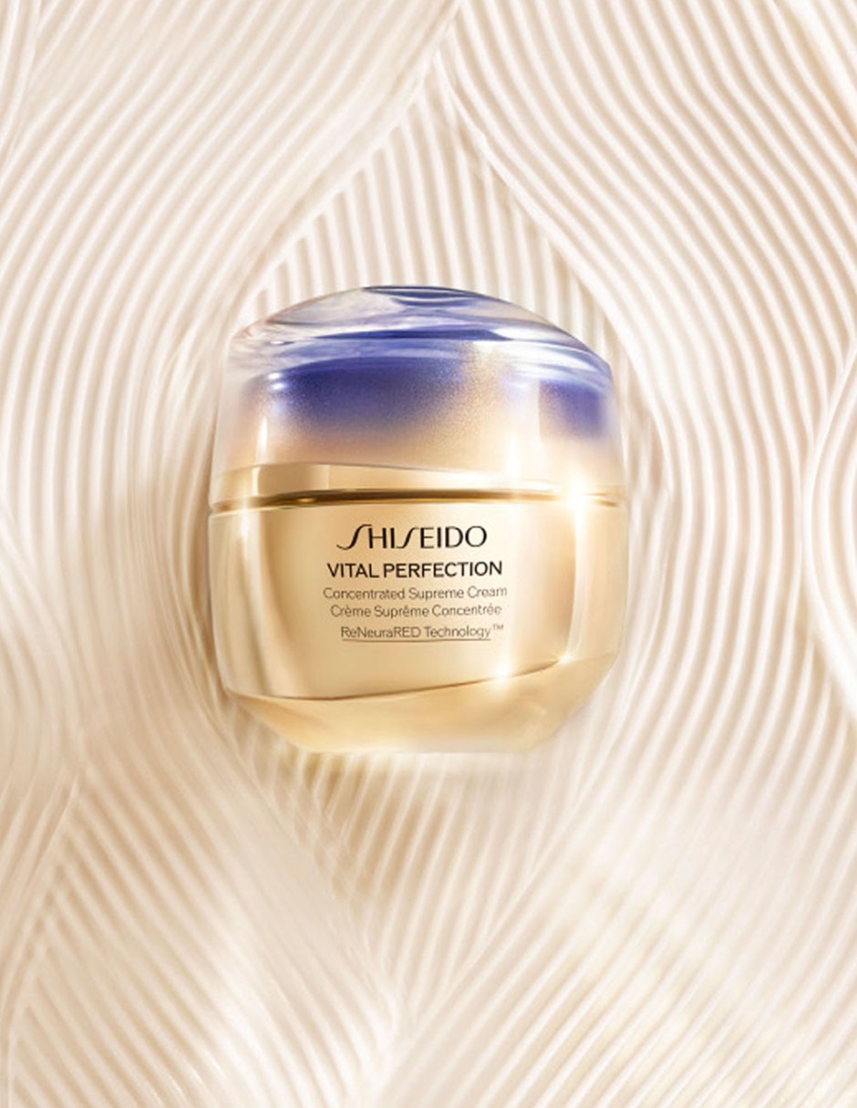 Crema facial recomendada para prevenir signos de la edad día Vital Perfection para todo tipo piel 3