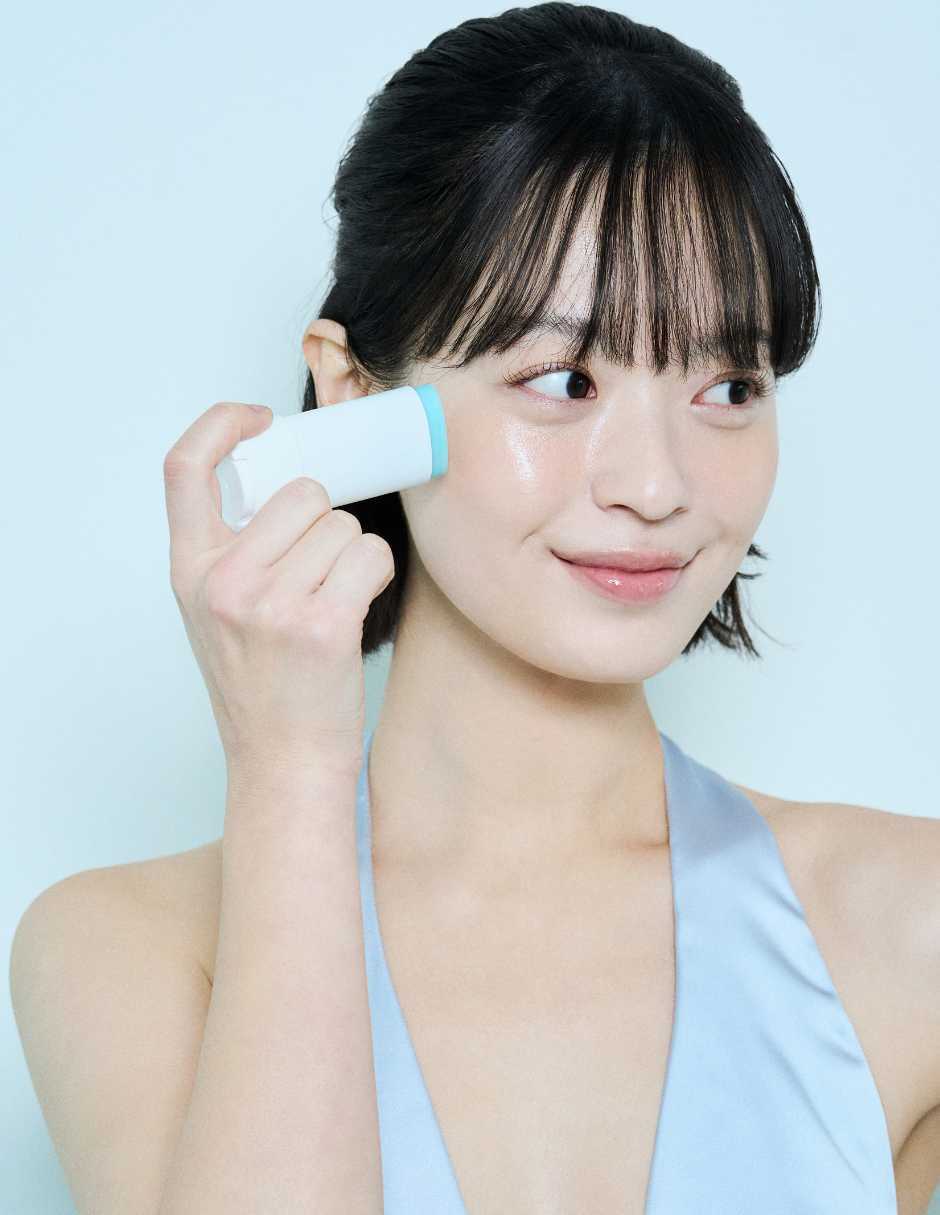 Protector solar fps 50+ Madagascar Centella Hyalu-Cica Silky-Fit Sun Stick 4