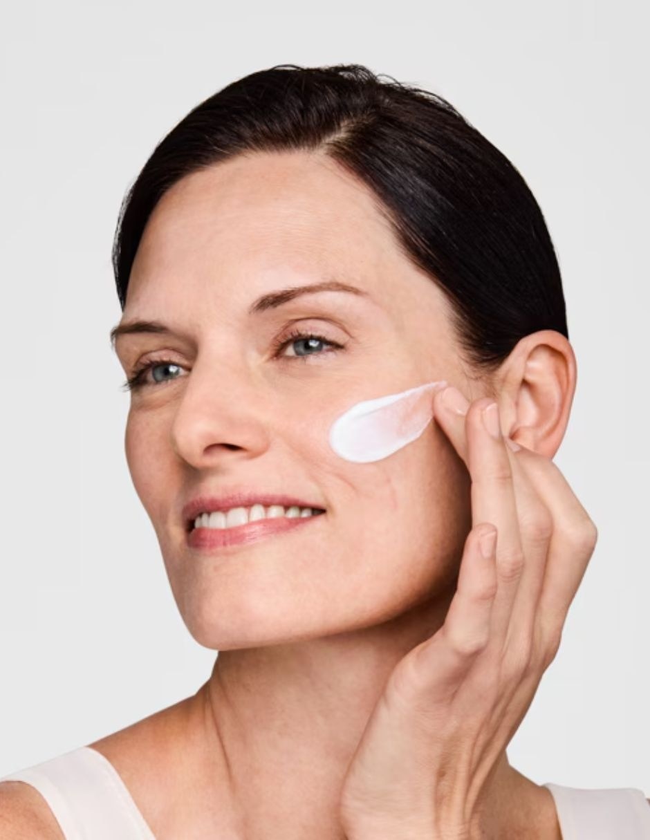 Tratamiento facial Hydrating Routine hidratante Daywear 3