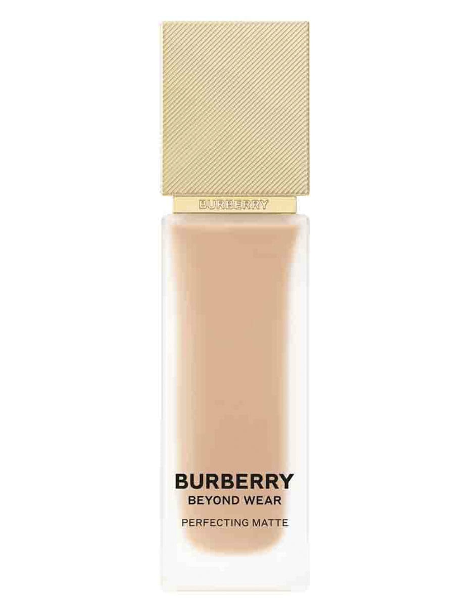 Base de maquillaje líquida Beyond Wear mate