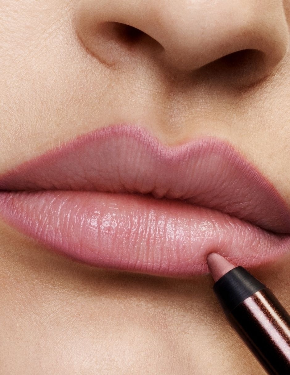 Delineador lápiz para labios mate 6