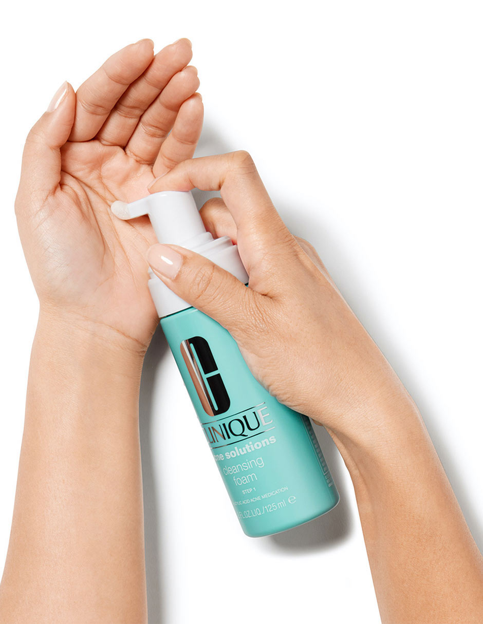 Limpiador facial Anti-Blemish Solutions Cleansing Foam para acné 2
